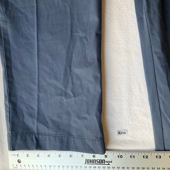 Roundtree & Yorke Men Khaki Pants size 38W x 36L Blue Mid Rise Straight Leg NWT - Picture 6 of 11